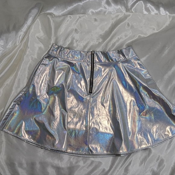 Holographic Metallic Silver Iridescent PU Leather Mini Skater Skirt Size M - Picture 2 of 11